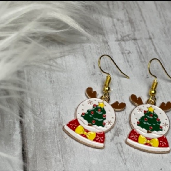 Christmas Globe Enamel Charm Hand Crafted - Picture 4 of 5